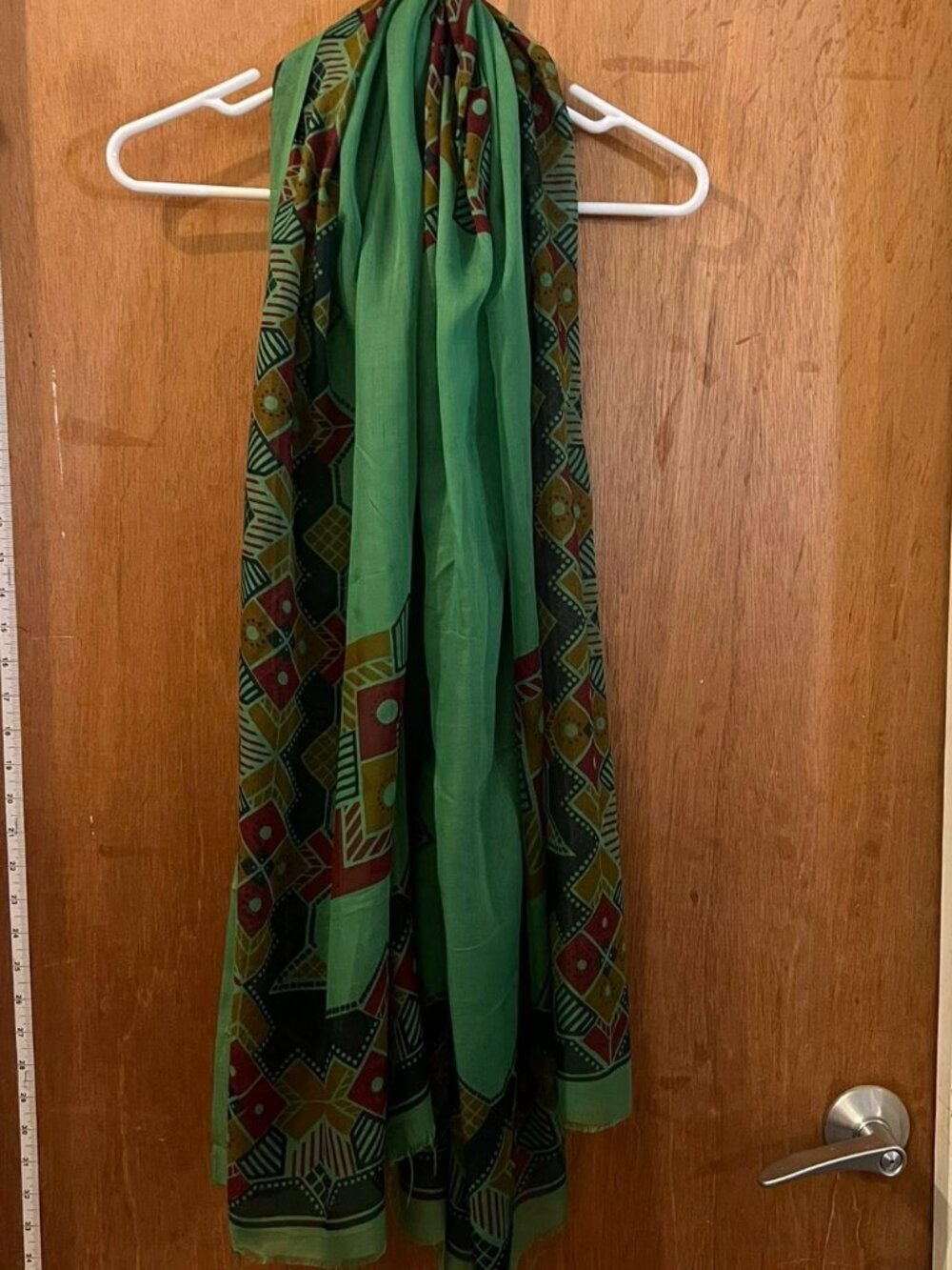 🐻Green Tone Accent Scarf - Some Fraying on Ends Pictured
